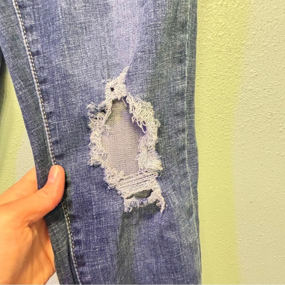 Levi’s 711 Skinny Distressed Jeans | Women’s Size 27 - Picture 7 of 13